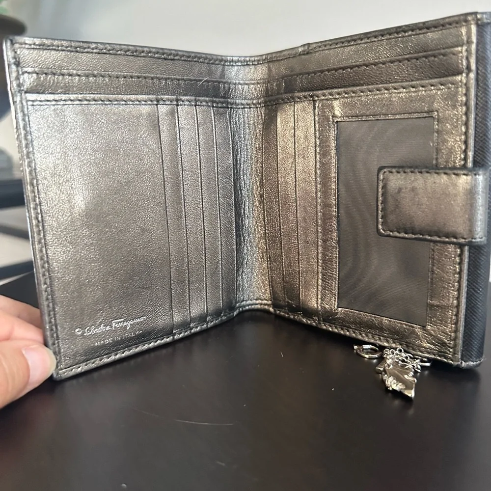 Ferragamo Compact Bifold Wallet – Black / Silver Metallic with Box